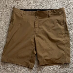 Roundtree & Yorke Men's Flat Front Chino Shorts - Brown